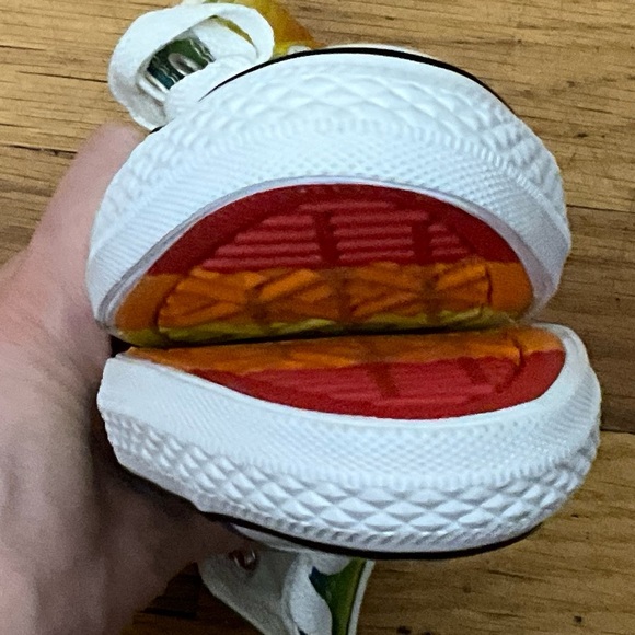 Converse Rainbow Pride High Top Sneakers Youth size 13 - Picture 5 of 7